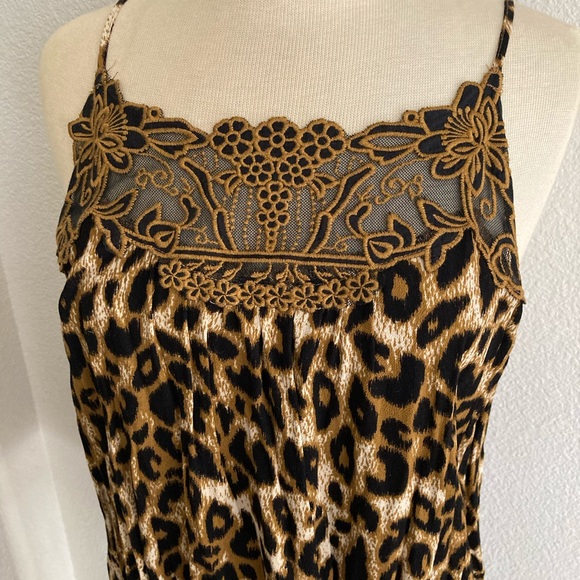 ⭐️$10 ITEM WAS $23 Maurices animal print top - Picture 2 of 4
